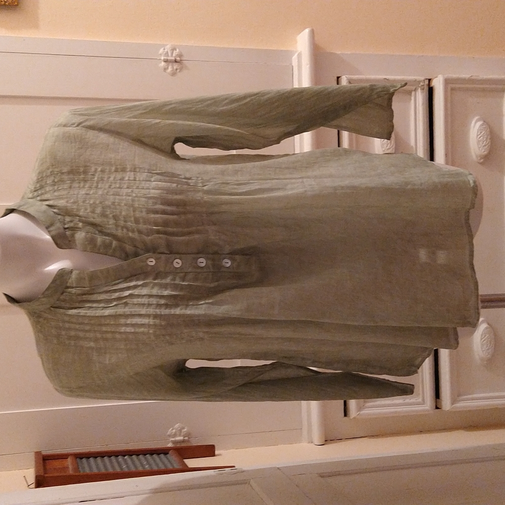 NWT Sacred Threads celery green long sleeved top Sz S